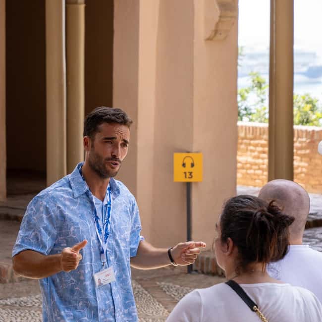 Málaga Private Walking Tour, Roman Theater, and Alcazaba with Tickets - El Pimpi: A Local Pause That Breaks Up the Monuments