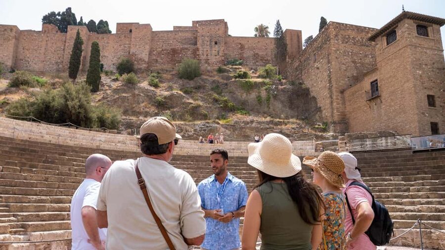 Málaga Private Walking Tour, Roman Theater, and Alcazaba with Tickets - Starting at Plaza de la Marina: The Best Place to Get Your Bearings