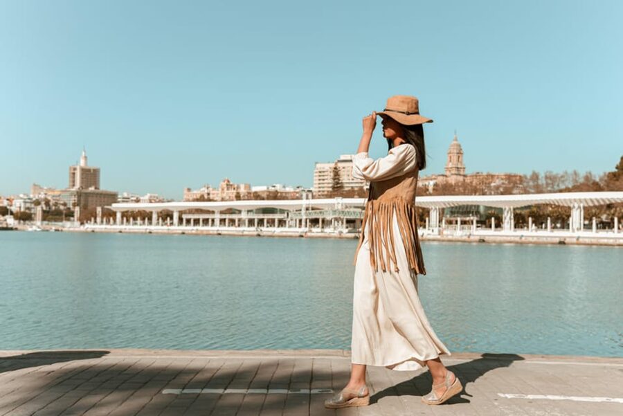 Málaga: Professional Photoshoot and City Tour - Palm-tree gardens and the Old Town: softer, slower-looking photos