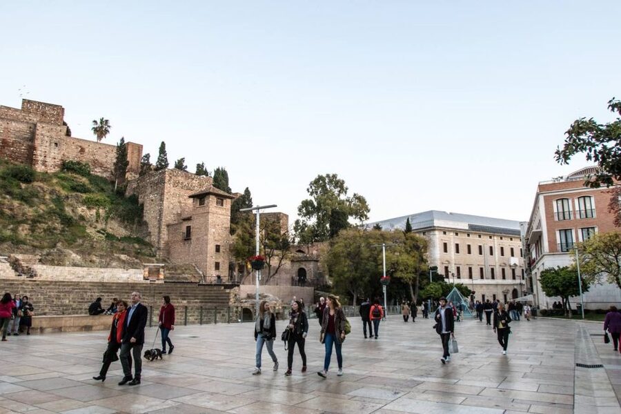 Malaga: Roman Theater and Alcazaba of Malaga Guided Tour - Guides who bring the story to life: Lydia and Rocío stand out