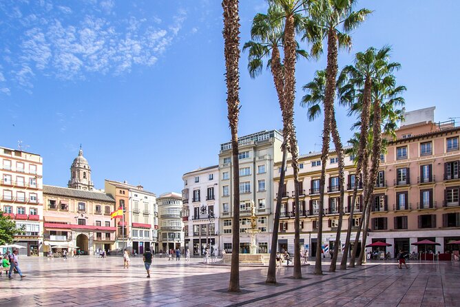 Malaga Scavenger Hunt and Sights Self-Guided Tour - How the game works: sights, questions, and photo tasks