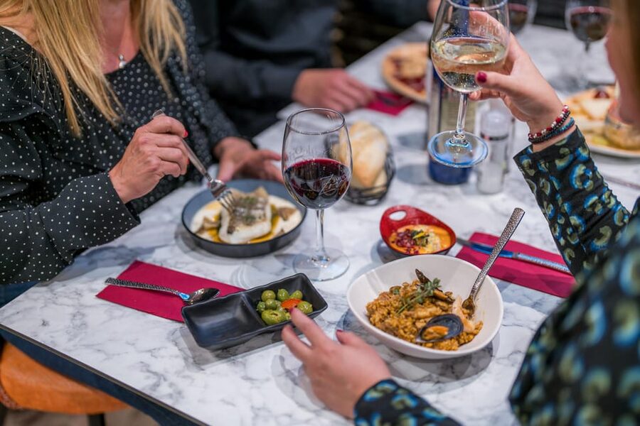 Malaga: Show and Food at Alegría Flamenco and Restaurant - Views, timing, and how the evening stays on track
