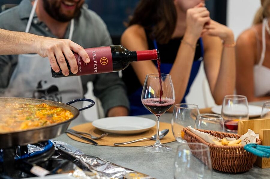 Málaga: Spanish Cooking Workshop with Paella and Sangria - Who This Workshop Suits Best