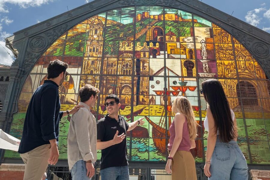 Málaga: Tapas, Wine & Rooftops Private Tour - Four tapas and wine tastings: how the route keeps variety real