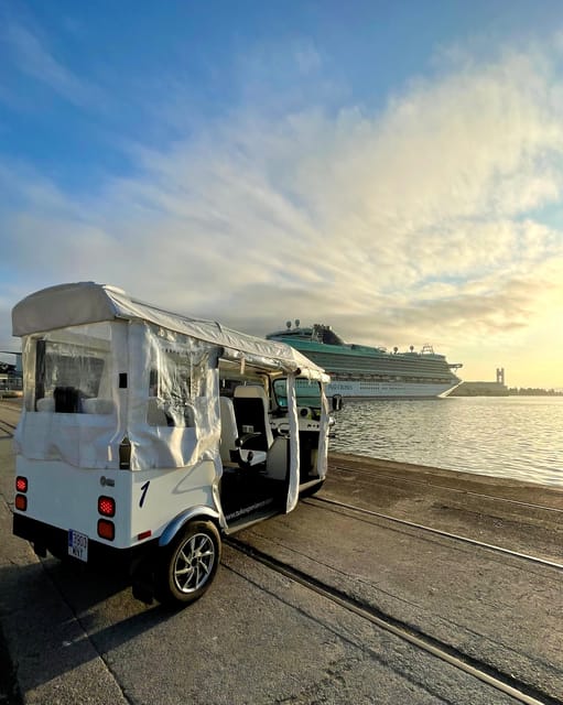 Malaga: VIP private Tuk Tuk tour - Comfort, Practical Limits, and What to Bring