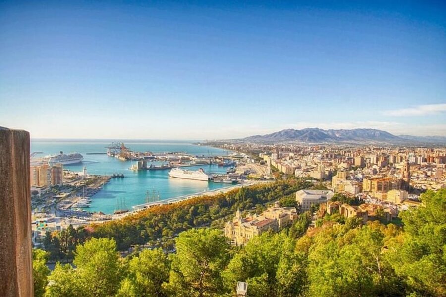 Malaga: Walking Tour of Must-See Attractions - Why this 2-hour route clicks in Malaga