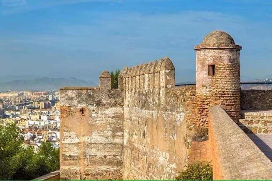 Malaga Walking Tour with Gibralfaro Castle & Alcazaba Visits - Gibralfaro to Alcazaba: the best kind of Malaga sampler