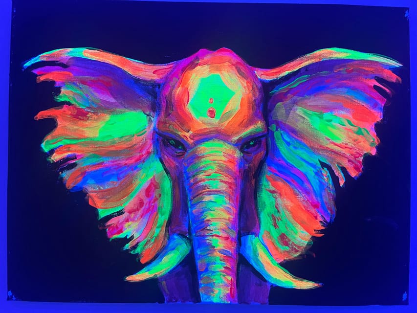 Málaga: Wine Gogh Glow Academy Paint and Sip Class - Key things to know before you go