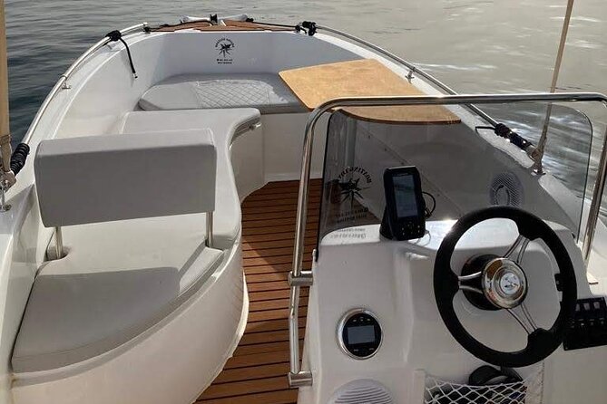 MANGO 5m 5pax - Unlicensed boat in Puerto Banus, Marbella - What’s included: the extras that make the price feel fair