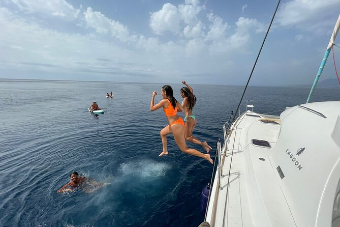 Marbella 2 - hour Catamaran Group Excursion with Dolphin Watching - The meeting point tip that saves you a headache