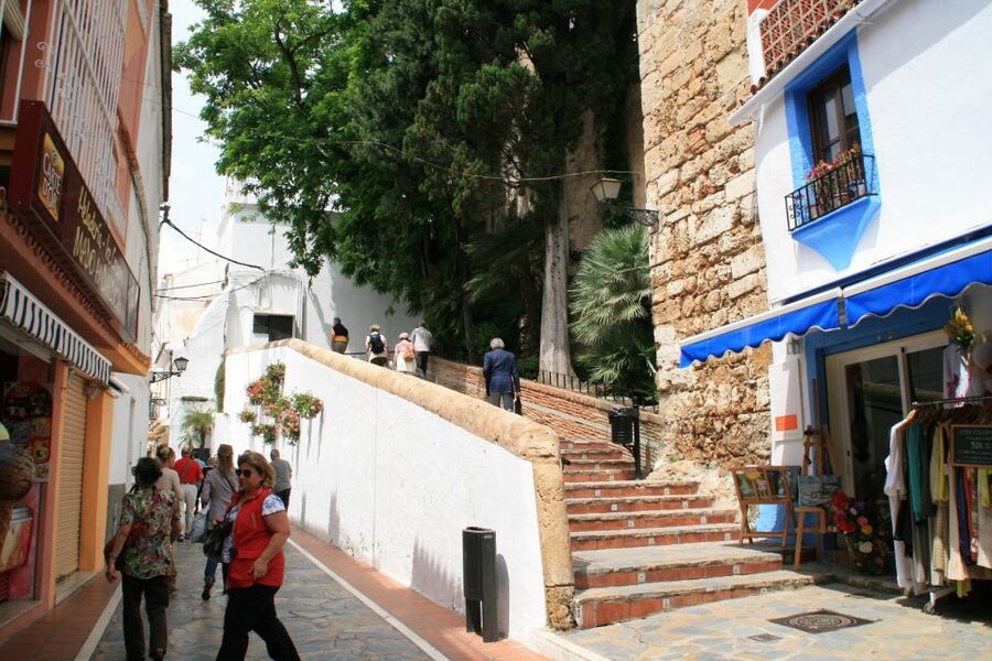 Marbella, Mijas and Puerto Banús Full-Day Sightseeing Tour - Caminito del Rey Trail: Dam Water Reserve Lessons and Gorge Views