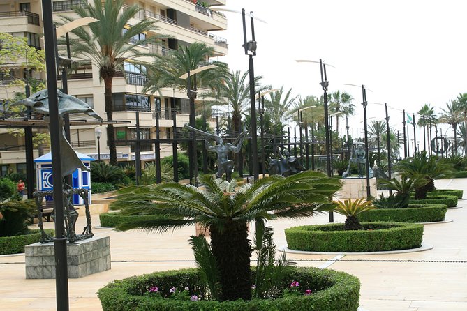 Marbella y Mijas Full Day Tour from Malaga - Puerto Banús Marina Time: Strolling the Big-Show Yacht Port