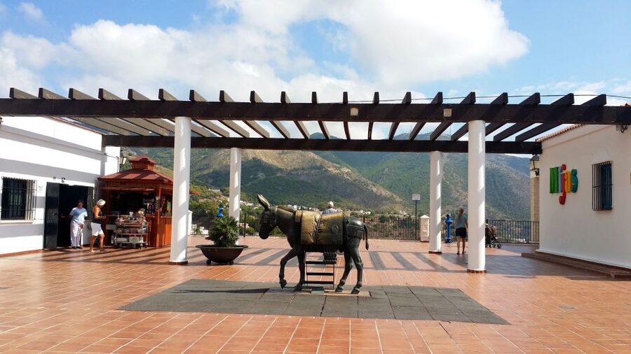Mijas: Group walking tour - Finding the Mediterranean View Without Feeling Like You’re Chasing It