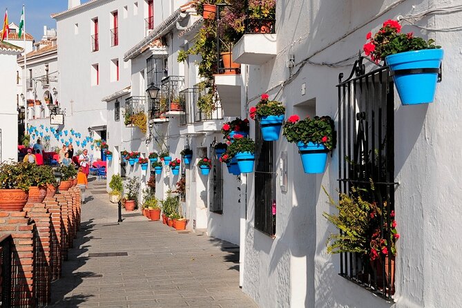 Mijas: Panoramic city tour in an electric Tuk Tuk - Bullring, parish church, old city walls, and botanical gardens