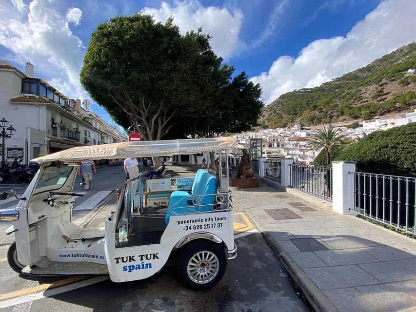 Mijas: Panoramic city tour with an electric Tuk Tuk - The viewpoint stop: where photos actually make sense