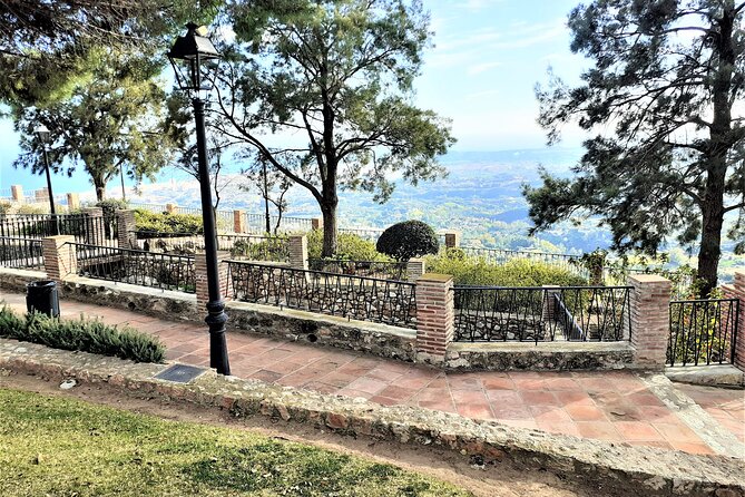 Mijas Pueblo group walking Tour - Plaza de la Constitución and the Moorish wall remains