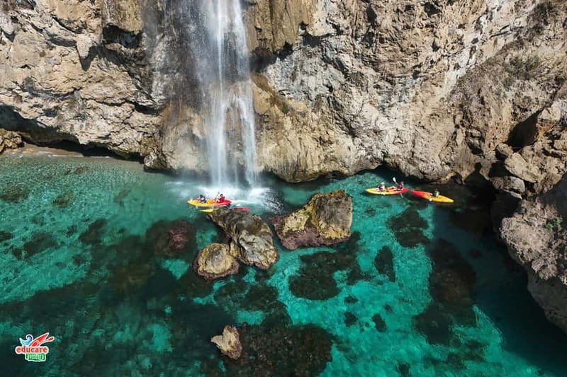 Nerja: Free kayaking route (without a tour guide). 2.5-hour tour. Nerja-Maro Waterfall. - Getting on the water from Burriana Beach (and arriving early)