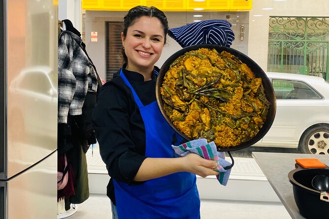 Paella and Sangria Workshop in Malaga - Group size, meeting point, and timing that work for real schedules