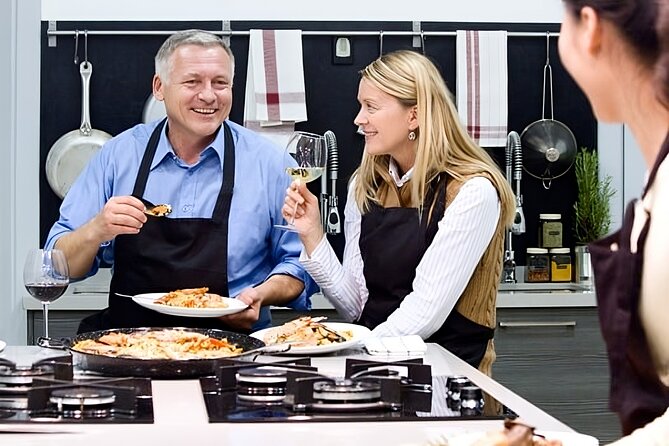 Paella Cooking Class with English Guide in Malaga - Quick hit list: what makes this paella class work