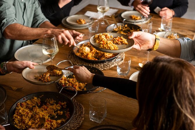Paella Cooking Class with English Guide in Malaga - Daytime vs evening vs Sunday: choosing the right 3–4 hour slot