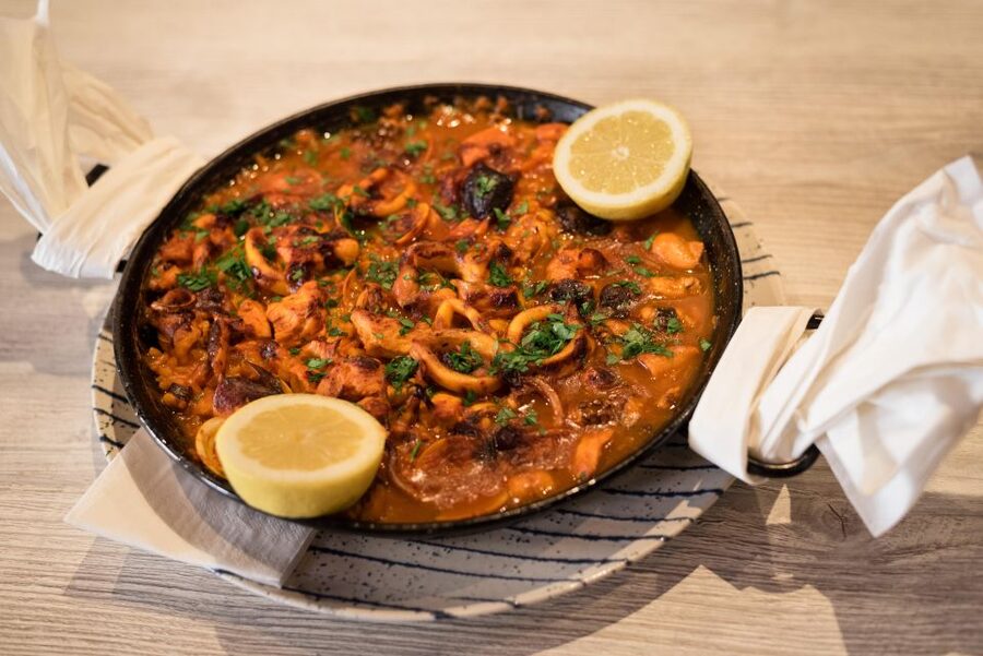 PREMIUM TAPAS TOUR: Paella, Market Tastings, and Winery - What I’d expect from the guides (and why it matters)