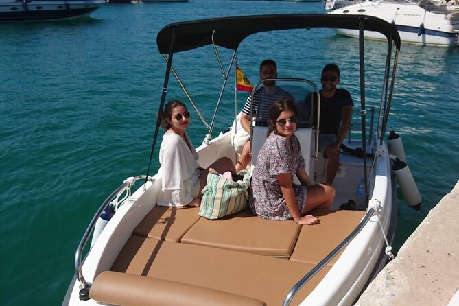 Private boat rental without title dolphin watching - Who should book this private boat rental (and who should skip it)