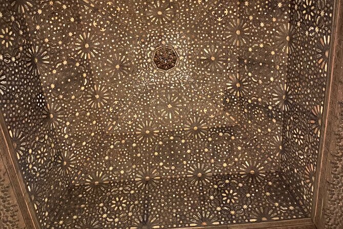 Private Tour to La Alhambra de Granada from Malaga - Stop 3: Granada Free Time Near Plaza Isabel La Católica