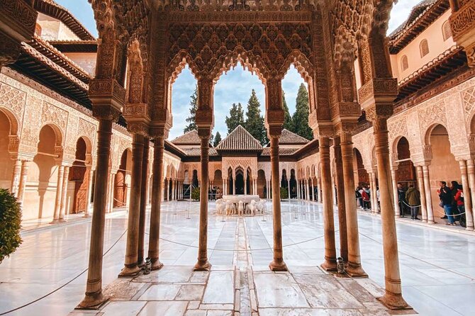 Private Tour to La Alhambra de Granada from Malaga - Stop 1: Málaga Departure to Alhambra Entry (The First 1h 45m)