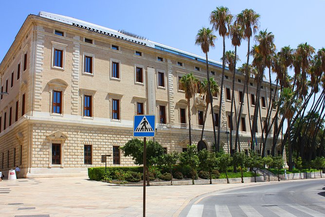 Private walking tour - The Plant Park + the City’s Official Buildings (Without Boredom)