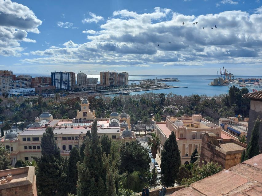 Private walking tour: Cathedral, Alcazaba and Roman Theatre - Key highlights that make this tour worth it