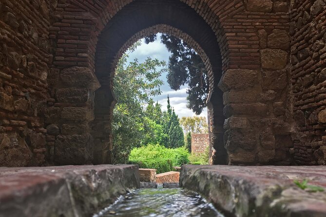 Roman Theatre and Alcazaba of Málaga Tour - What the pace feels like on the ground