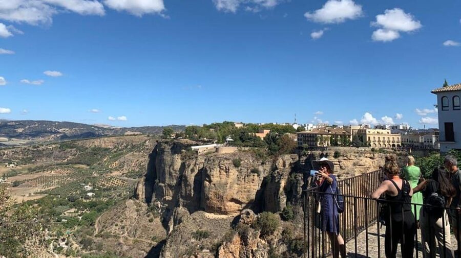 Ronda and Setenil from la Costa del Sol - Cueva del Sol and Cueva de la Sombra: what to watch for inside the rock