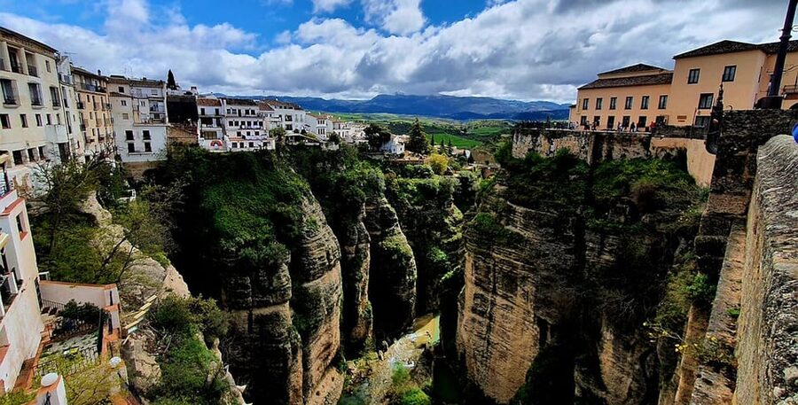 Ronda and Setenil Tour with Free Time and Map from Málaga - Ronda With an English Guide: 2 Hours That Put the Town in Context