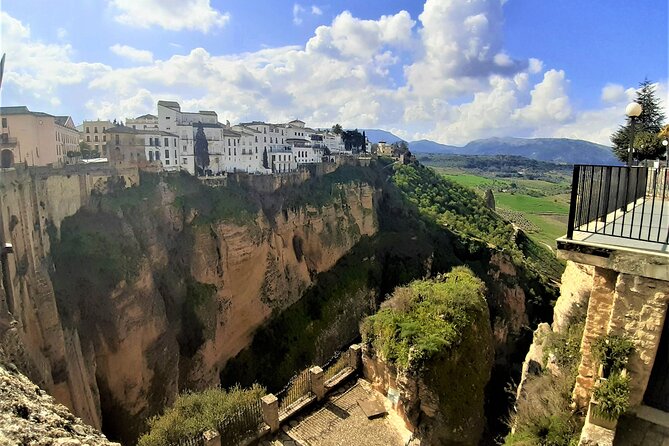 Ronda group walking Tour - Meeting point in Ronda: start where the guide expects you