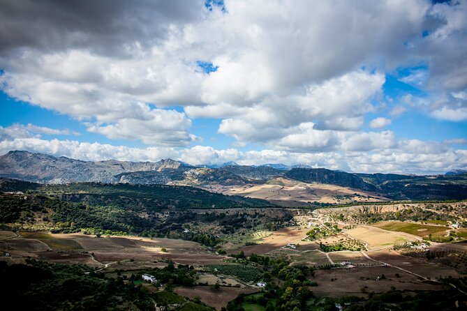 Ronda guided tour in a small group - Stop 3: Mirador del Puente Nuevo and the Tajo De Ronda View Framing