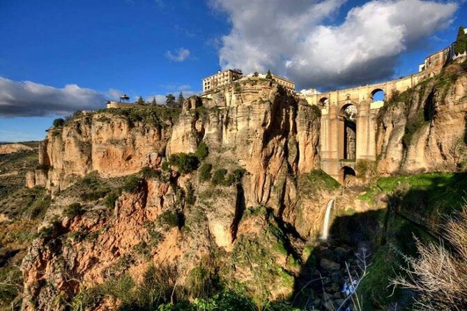 Ronda Historical Walking Tour with Bullring Entrance - Where You Meet at Parador de Ronda (and How Not to Miss the Start)