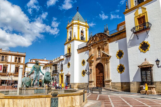 Ronda Old Town Walking Tour with Audioguide on Your Smartphone - Moorish and Christian layers: Casa del Rey Moro, Minaret, baths, and more