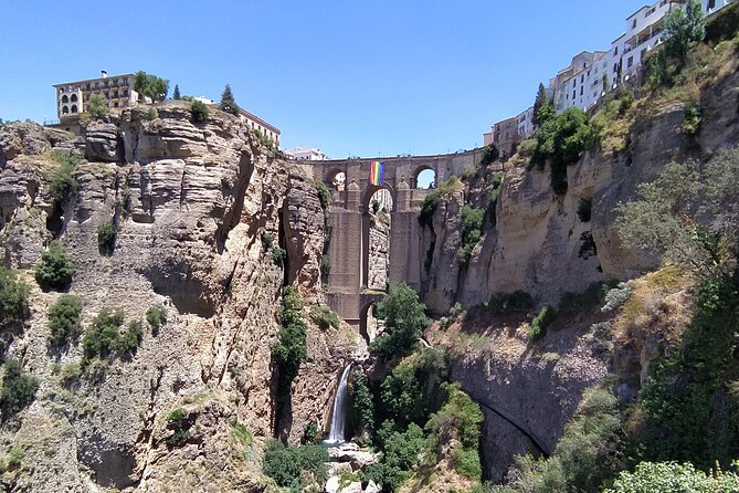Ronda & Setenil de las Bodegas, land of contrasts / Semi-Private - Semi-Private Means Less Chaos, More Questions