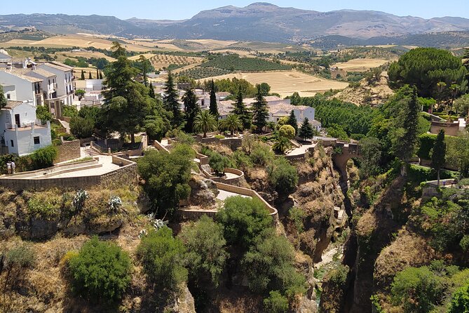 Ronda & Setenil de las Bodegas, land of contrasts / Semi-Private - Food Plans in Ronda (Since Lunch Isn’t Included)