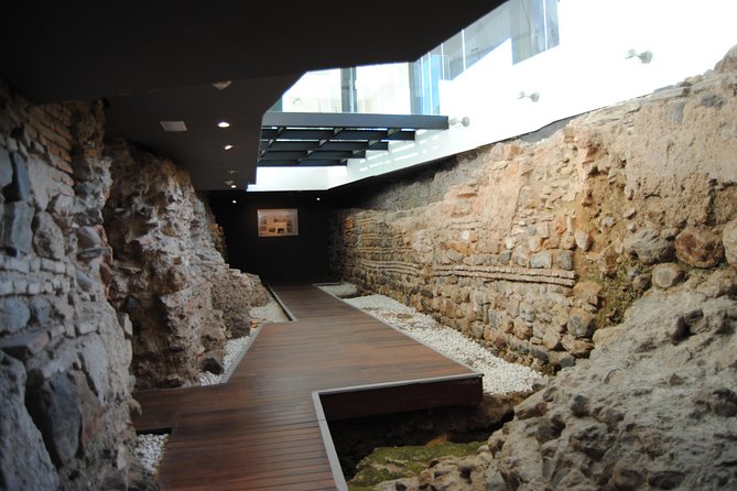 Secret Malaga Private Walking Tour - Stop by stop: what you see and why it matters