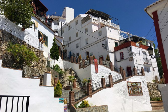Sun and Wine Route - Small group, wine tasting and tapas included - Cómpeta in the Axarquía: what makes the village stop worth it