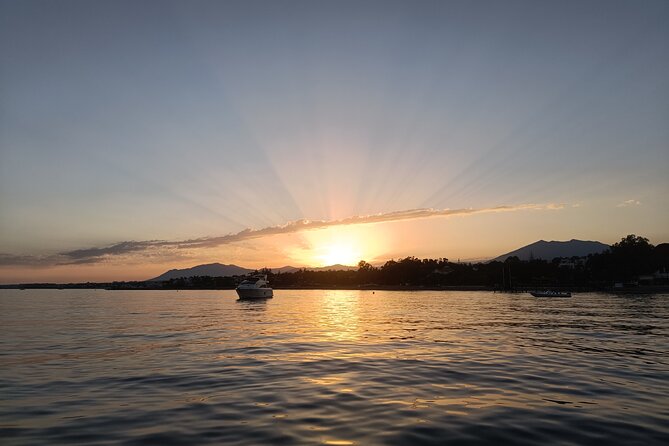 Sunset on Private Sailing boat Puerto Banus Marbella (10 pax) - The wind factor: what to expect when conditions change