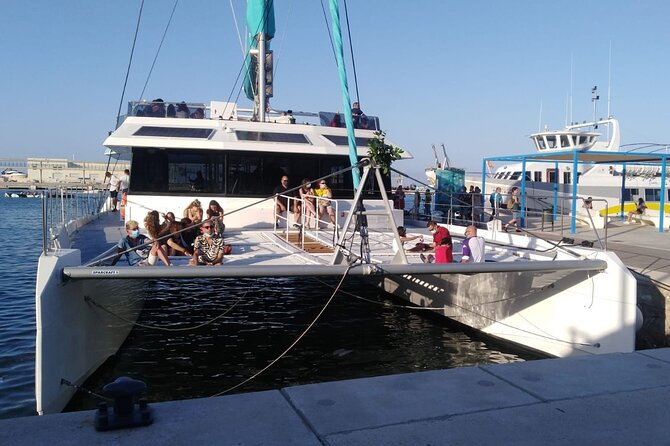 Sunset or night catamaran tour from Malaga - Stop 1 at Muelle Uno: how to turn waiting time into something useful