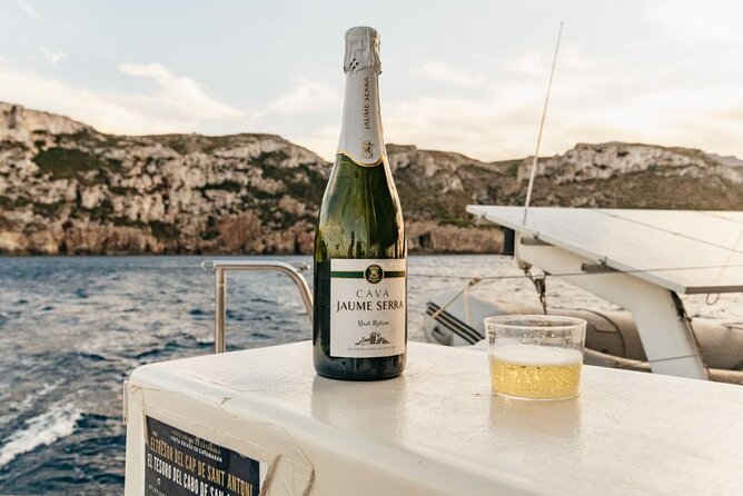 Sunset or night catamaran tour from Malaga - Timing and crowd reality: what can affect your sunset