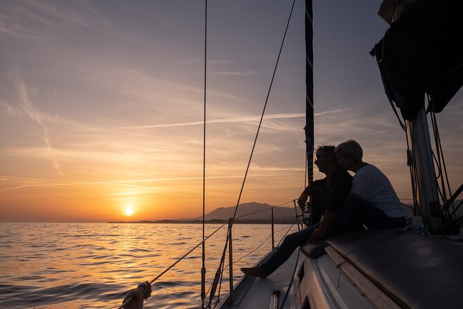 Sunset Sailing along the Marbella coast from Puerto Banus - Drinks, snacks, and the comfort details you shouldn’t ignore