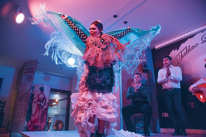 Tablao Flamenco Los Amayas Admission Ticket - The included drink: how to use it without losing the moment