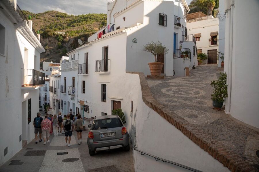 Torremolinos/Benalmadena: Nerja Caves Tour with Frigiliana - Nerja old town and the Balcony of Europe viewpoint