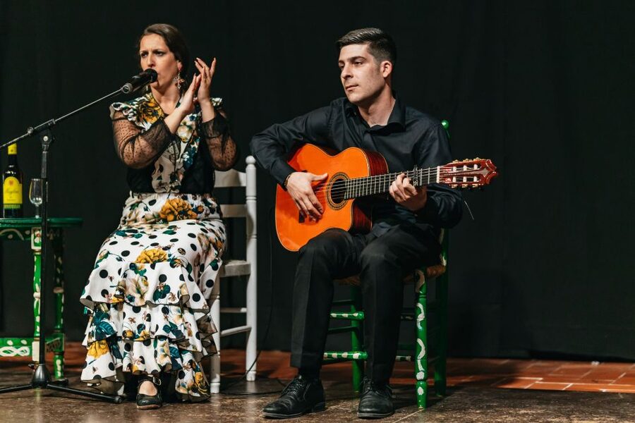 Torremolinos: Flamenco Show with Dinner and Drinks - Drinks and refills: the best part, with one clear cutoff