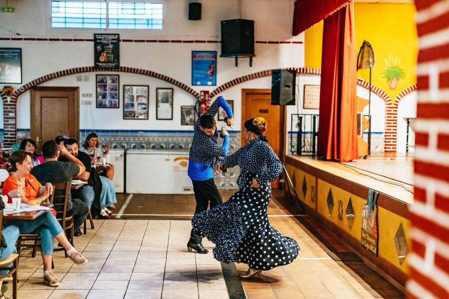 Torremolinos: Flamenco Show with Dinner and Drinks - The flamenco show: what 50 minutes feels like in real time
