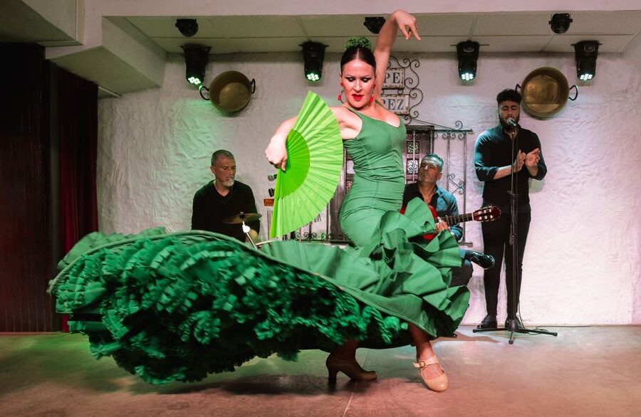 Torremolinos: Flamenco Show with Drinks - Drinks included: how the value works at $41 per person